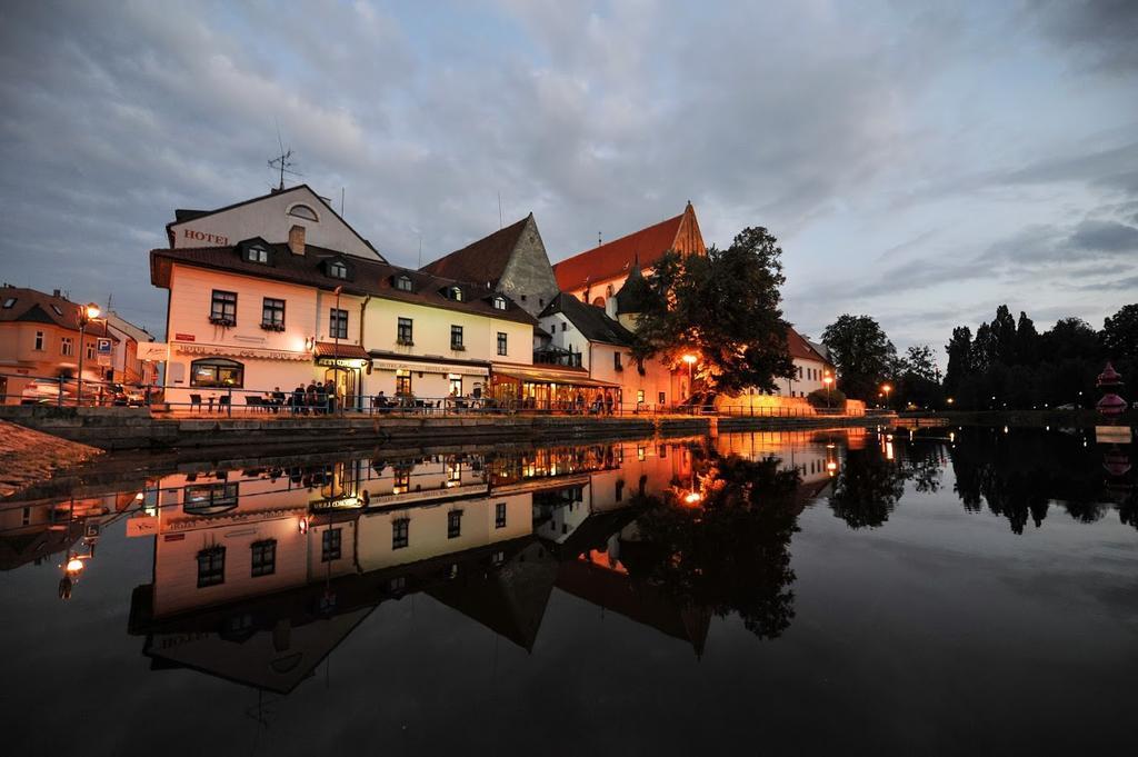 Hotel Klika Ceske Budejovice Luaran gambar