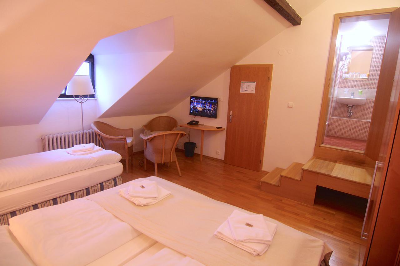 Hotel Klika Ceske Budejovice Luaran gambar